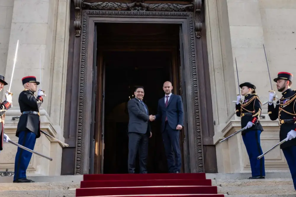 M. Bourita s’entretient à Paris avec le ministre français de l’Europe et des Affaires étrangères