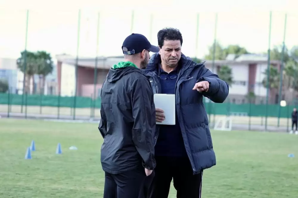 Le Mouloudia d’Oujda se sépare de son entraîneur Aziz Karkach