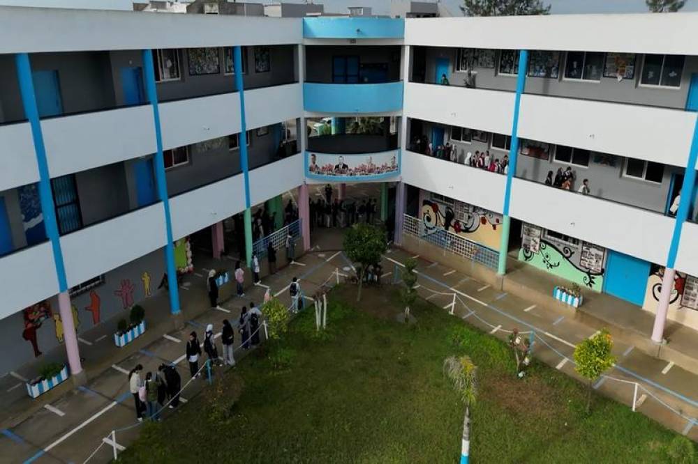 Après l’agression présumée de deux enseignantes, les syndicats en sit-in