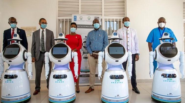 Au Rwanda, des robots humanoïdes pour limiter l'exposition du corps médical au Covid-19