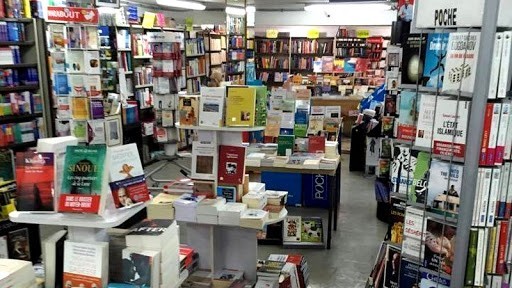 Fragilisés, les libraires reprennent du service