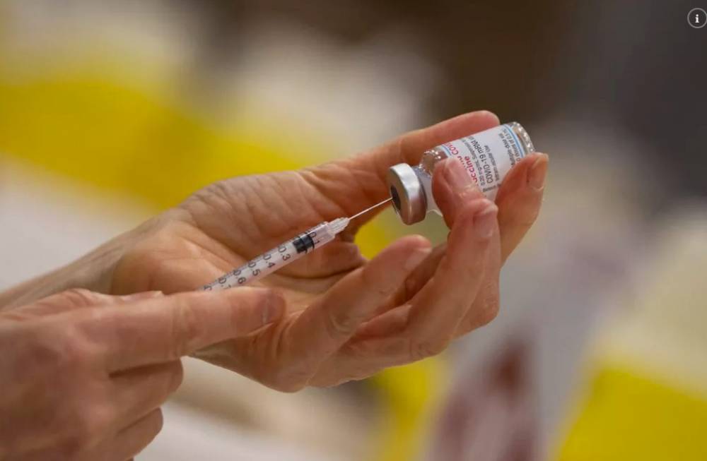 COVID-19: de futurs vaccins espèrent résister aux variants
