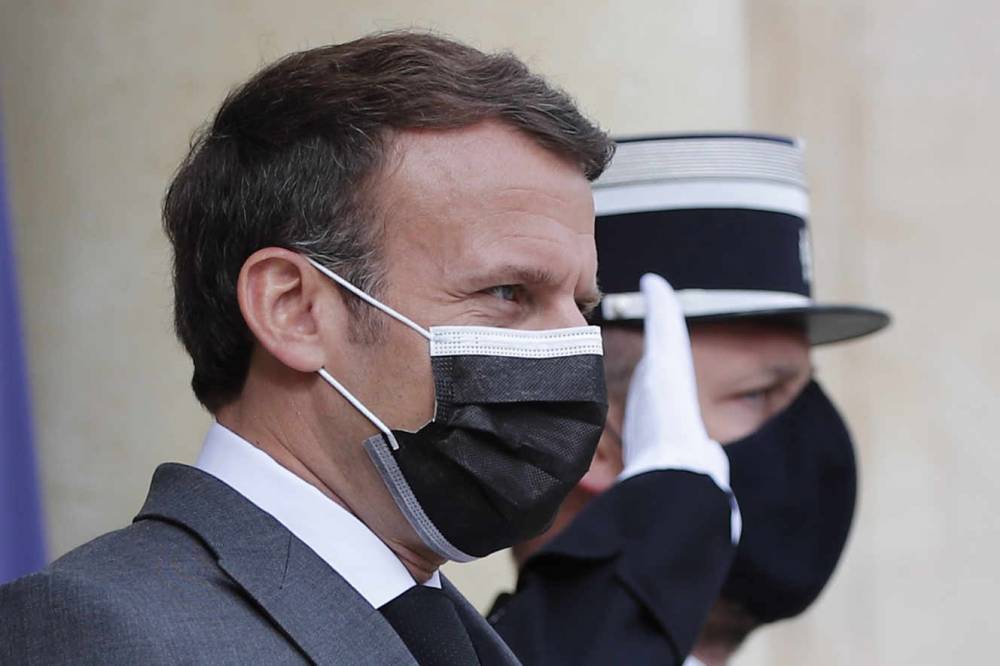 Emmanuel Macron annonce un statut de « mort pour le service de la République », notamment pour les soignants victimes du Covid-19