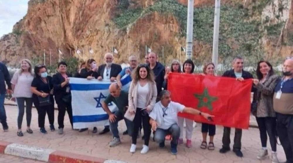 L’exhibition du drapeau israélien à la frontière maroco-algérienne soulève de vives polémiques