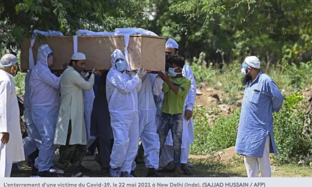 Covid-19 : l'épidémie a fait plus de 300 000 morts en Inde