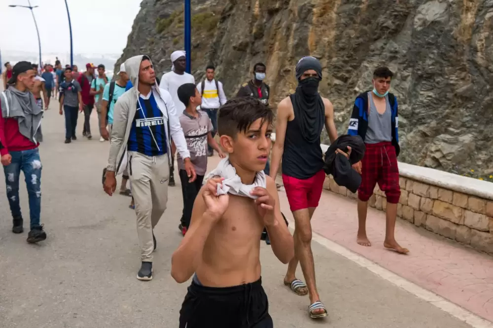 Sebta : près d’un millier de migrants mineurs sont toujours dans l’enclave espagnole