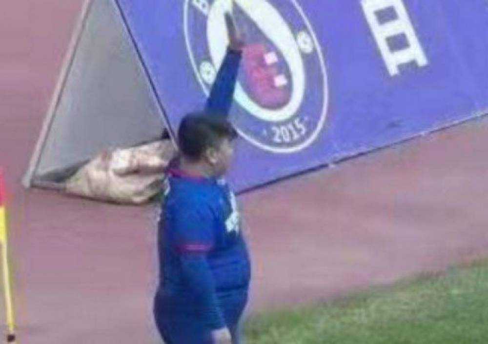 Insolite: le spécialiste des penaltys et balles arrêtées pèse 126 kg
