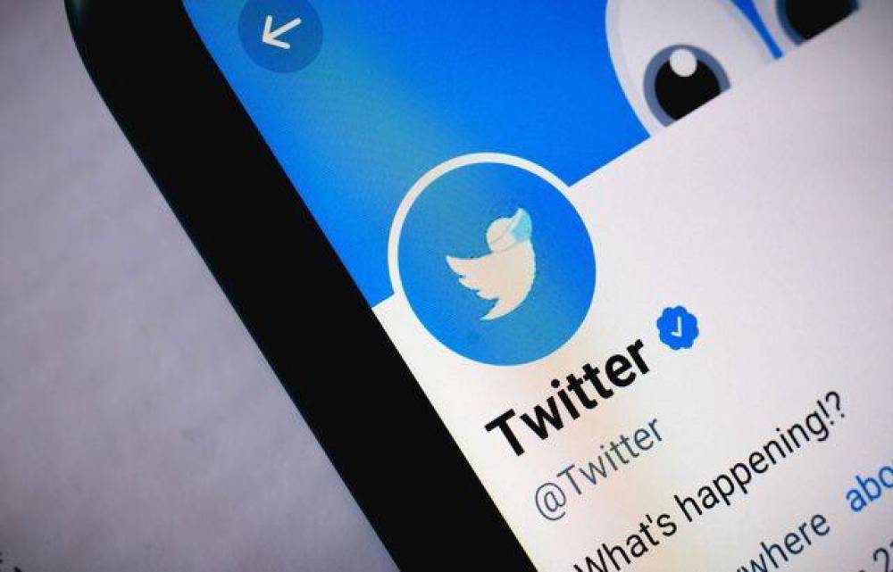 Twitter : Un message pop-up vous demande poliment d’accepter le ciblage publicitaire sur iOS