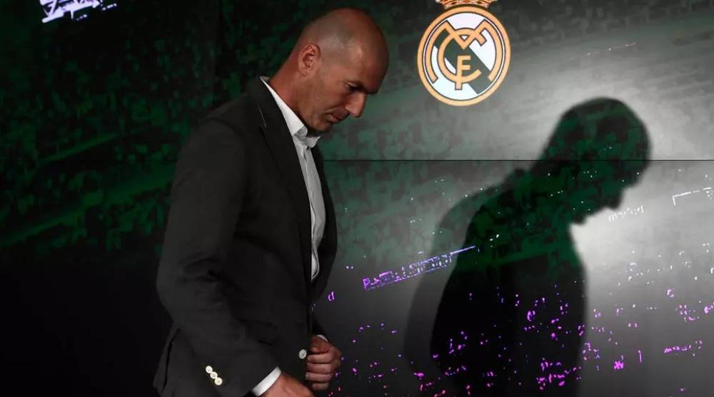 Football : Zinédine Zidane quitte son poste d’entraîneur du Real Madrid