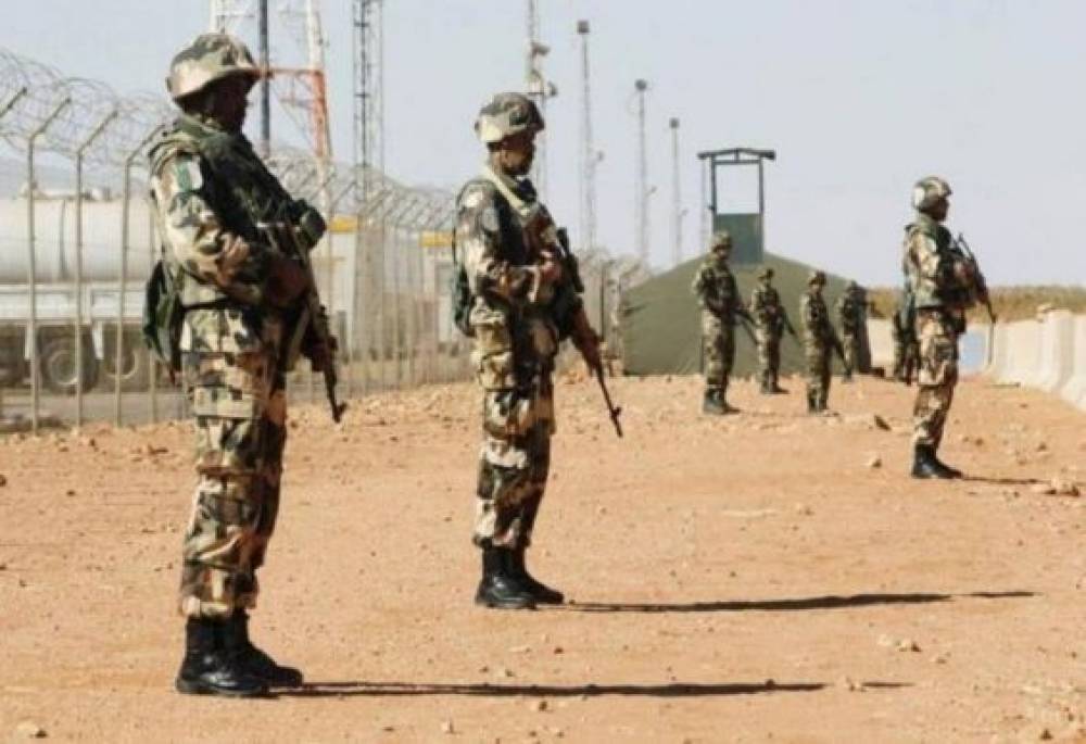 L’armée algérienne effectue un exercice avec munitions réelles, en face des frontières marocaines