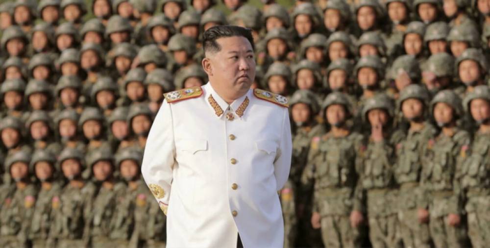 Après le tout premier cas de Covid en Corée du Nord, Kim Jong Un ordonne un confinement national