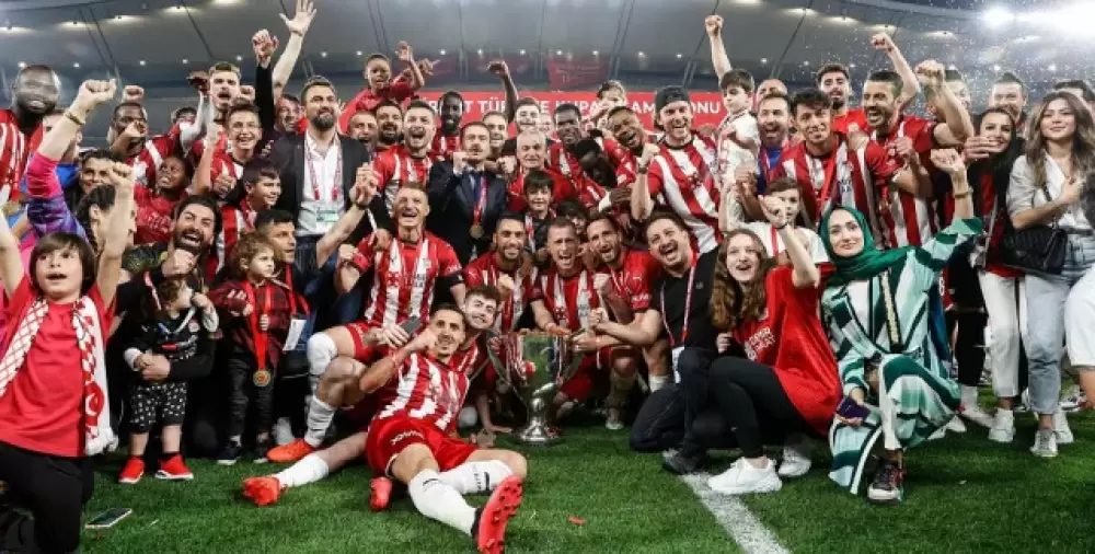 Fayçal Fajr remporte la Coupe de Turquie avec Sivasspor