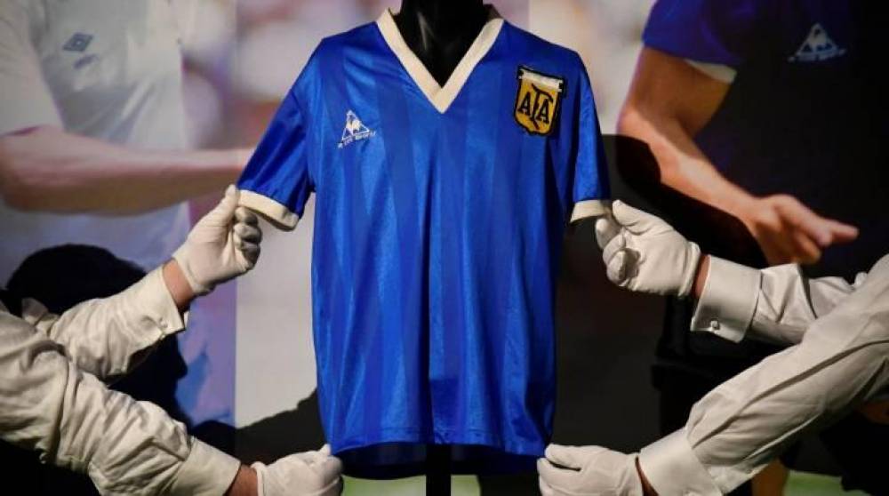 Football: Un maillot de Maradona vendu à plus de 9 millions de dollars, un record