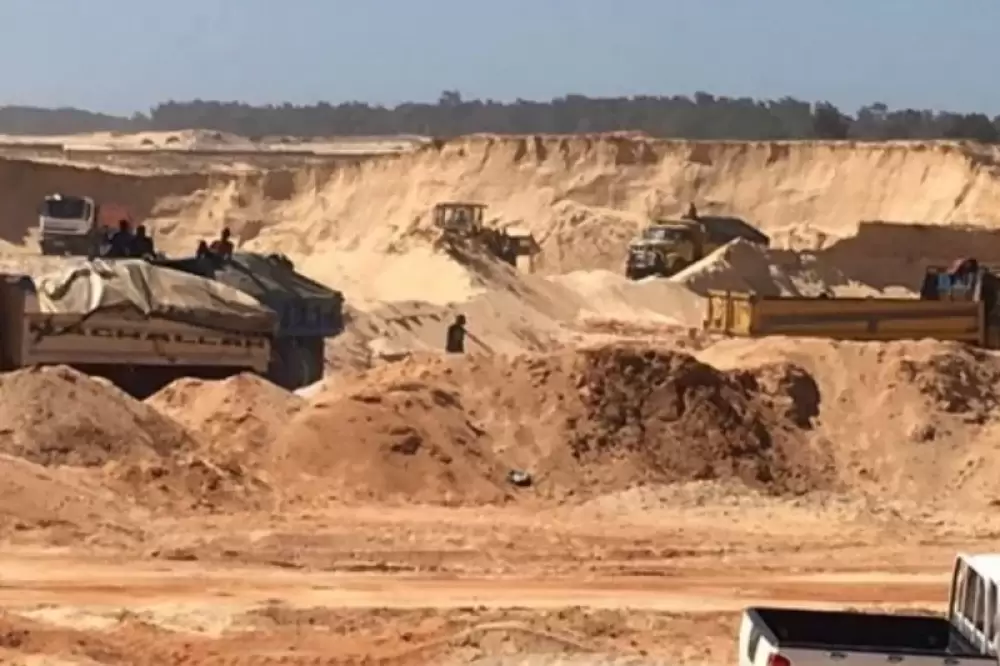 Larache : Un conseiller municipal de la FGD agressé physiquement par la "mafia du sable"