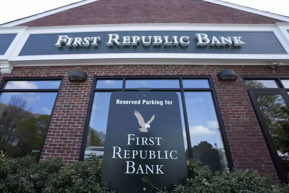 First Republic Bank saisie par les autorités américaines et rachetée par JPMorgan