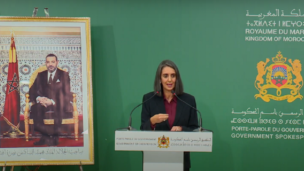 Mme Nadia Fettah sonne la cloche d'ouverture de la Bourse de Londres