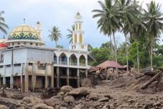 Inondations en Indonésie: le bilan atteint 67 morts, les recherches continuent