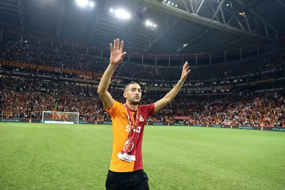 Hakim Ziyech rejoint la liste des Lions de l'Atlas sacrés cette saison