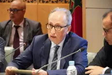 La relation entre les écoles privées et les familles encadrée par un contrat renouvelable annuellement (Berrada)