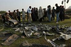 Pakistan : "12 drones" indiens neutralisés, un civil tué, l'aviation perturbée