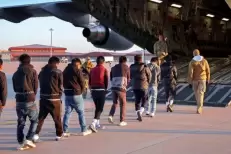 Les États-Unis offrent 1.000 dollars aux migrants pour un départ volontaire