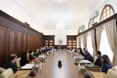 Parlement : Débat sur l’exclusion des binationaux et la vente des biens pour rejoindre le gouvernement