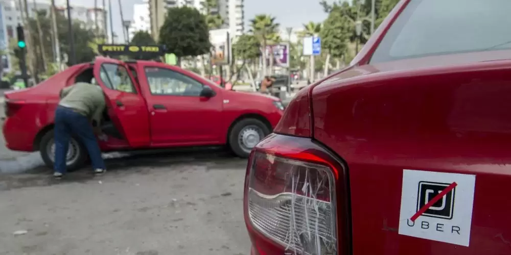 Taxis Vs. VTC : Laftit tranche et recadre