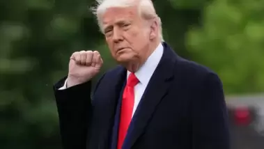 Trump menace l’UE de droits de douane à 50% dès le...