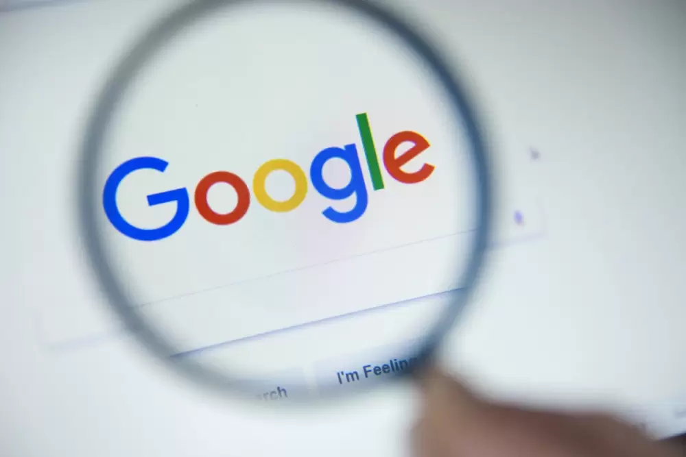 Google cherche à placer son "AI Mode" sur sa page d'accueil