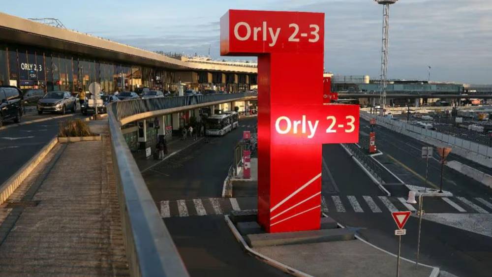 Paris : Le trafic aérien toujours perturbé à l’aéroport d’Orly suite à une panne des systèmes de contrôle