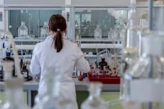 Éducation : la France encourage les filles à choisir l’ingénierie et le numérique