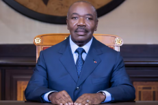 Gabon: l’ex-président Ali Bongo et sa famille libérés et arrivés à Luanda, selon la présidence angolaise