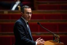 La France durcit l’accès à la nationalité pour les étrangers