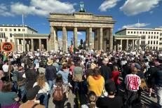Manifestations en Allemagne pour l’interdiction de l’AfD, un parti d’extrême droite