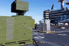 C’est une première : un canon laser anti-drones a été testé sur un porte-avions américain