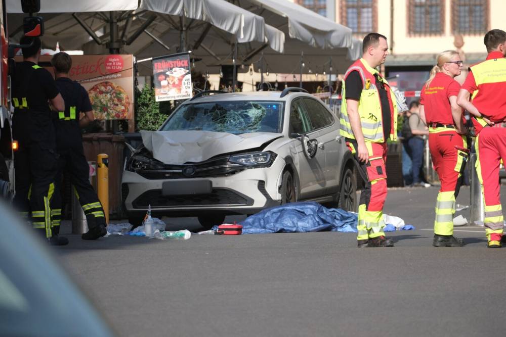 Voiture-bélier en Allemagne : Le suspect avait quitté une clinique psychiatrique quelques jours avant l'attaque