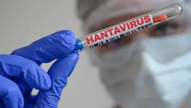 Pays-Bas : 12 soignants mis en quarantaine après d...