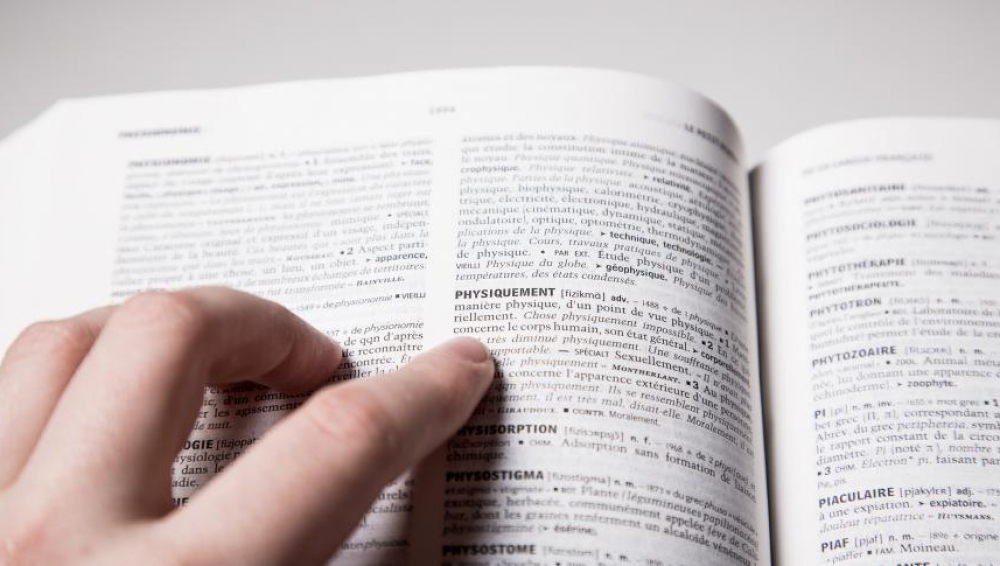 « Dis-moi Robert » : le dictionnaire lance sa propre intelligence artificielle