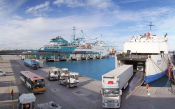 Le port d'Algésiras pourrait être touché par les restrictions touchant les transporteurs marocains
