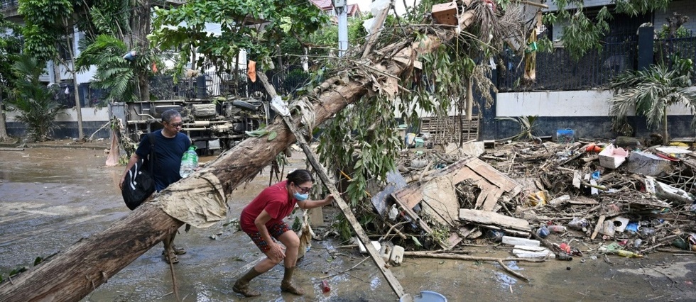 Le bilan du typhon aux Philippines s'alourdit à 14 morts