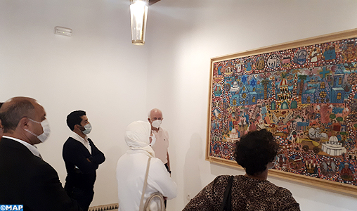 Essaouira : Les artistes Mohamed Tabal et Mohamed Mountassir font don de deux chefs d’œuvre à “Bayt Dakira”
