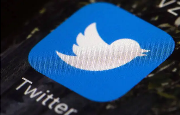 Twitter va alerter les internautes qui s'apprêtent à liker un tweet trompeur