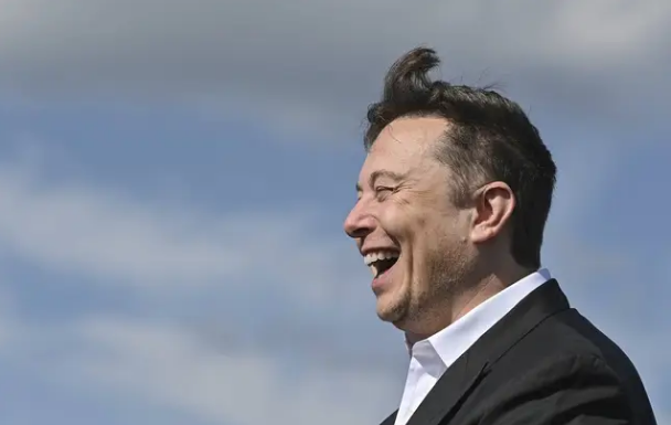 Elon Musk devient le deuxième homme le plus riche du monde