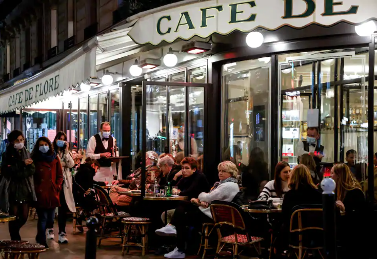 France: l’épidémie semble régresser, des questionnements sur Noël