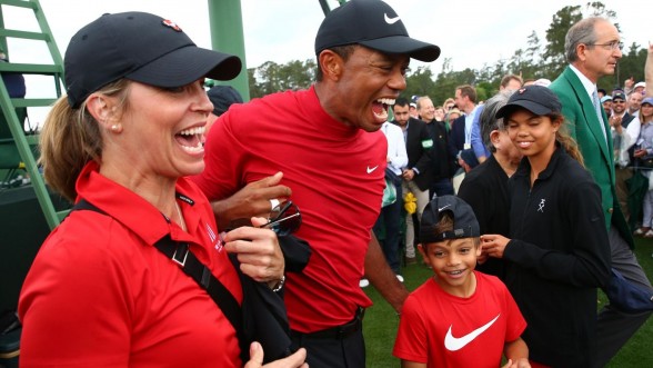 Tiger Woods et son fils Charlie, dans un tournoi parent-enfant