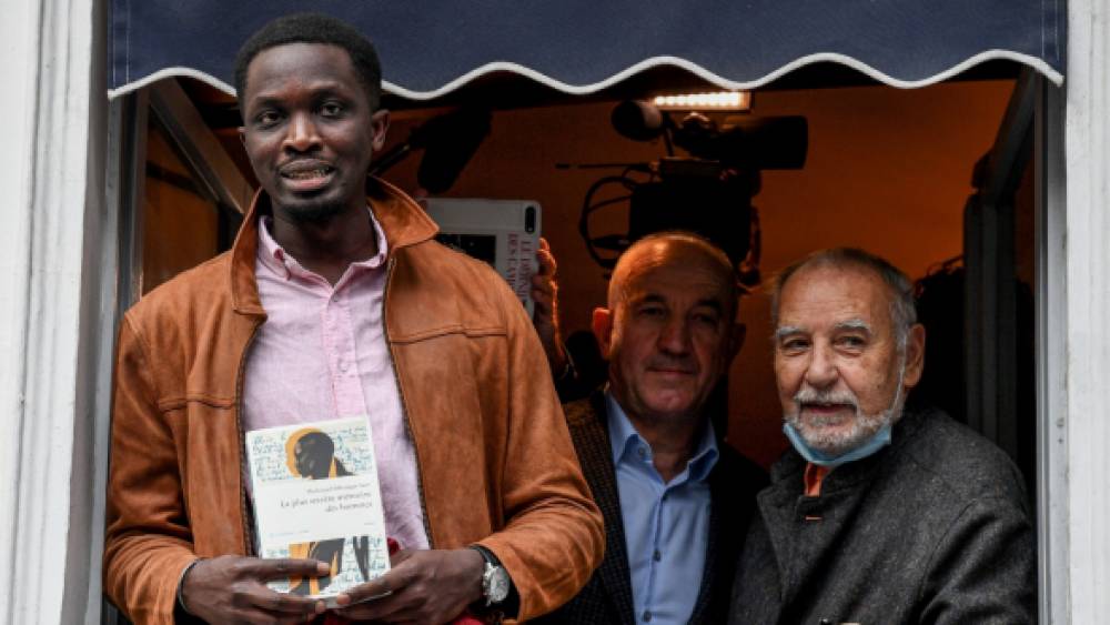 Prix Goncourt: la victoire de Mohamed Mbougar Sarr, un symbole politique pour Tahar ben Jelloun