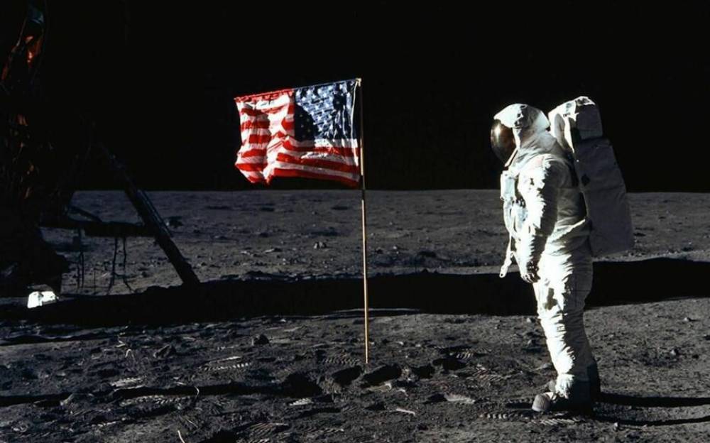 Pas de retour des Américains sur la Lune avant 2026 «au plus tôt»