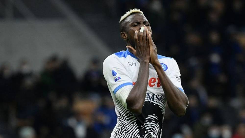 Plusieurs fractures au visage pour Victor Osimhen (Naples) après le choc contre l’Inter