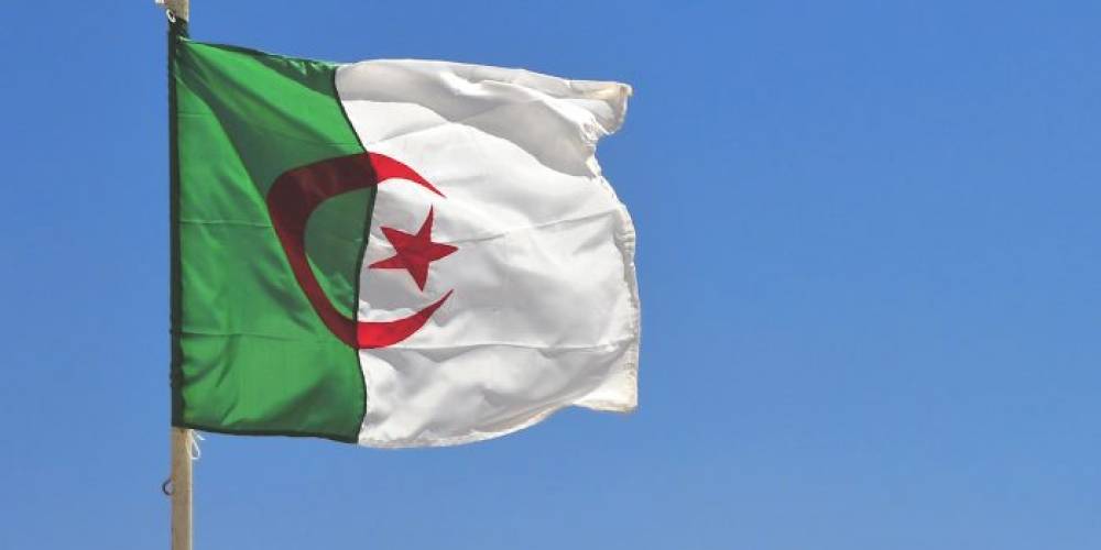 Algérie: Un parti d’opposition s’insurge contre  » un régime obsolète et mourant »