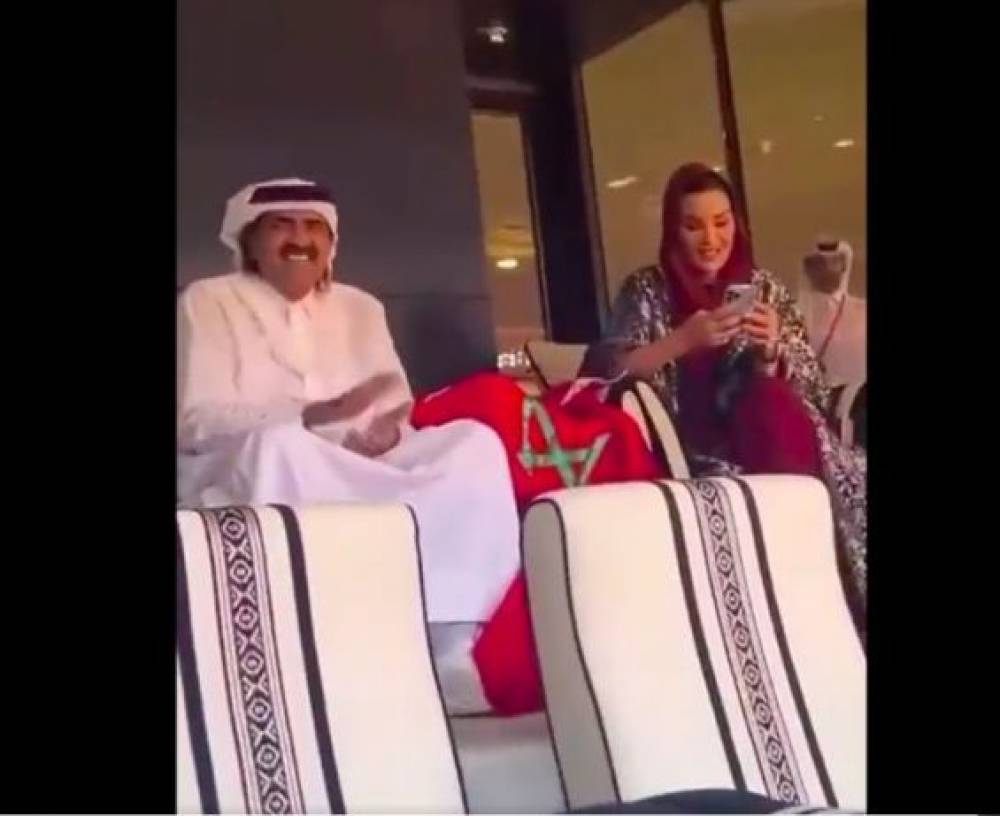 Mondial 2022 : L’ancien émir du Qatar et son épouse encouragent le Maroc [Vidéo]